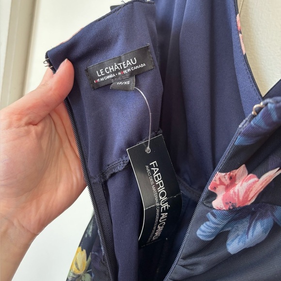 ✨Le Château Navy Floral Ruched Dress✨ Size XS — NWT - Picture 7 of 8